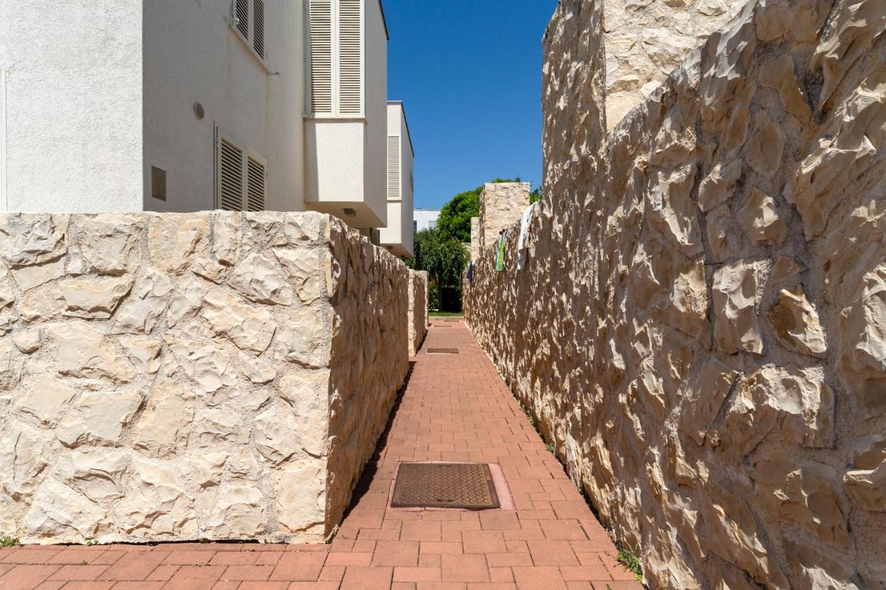 Luxury Two-Floor Apartment In Petrcane With Garden And Pool Luaran gambar